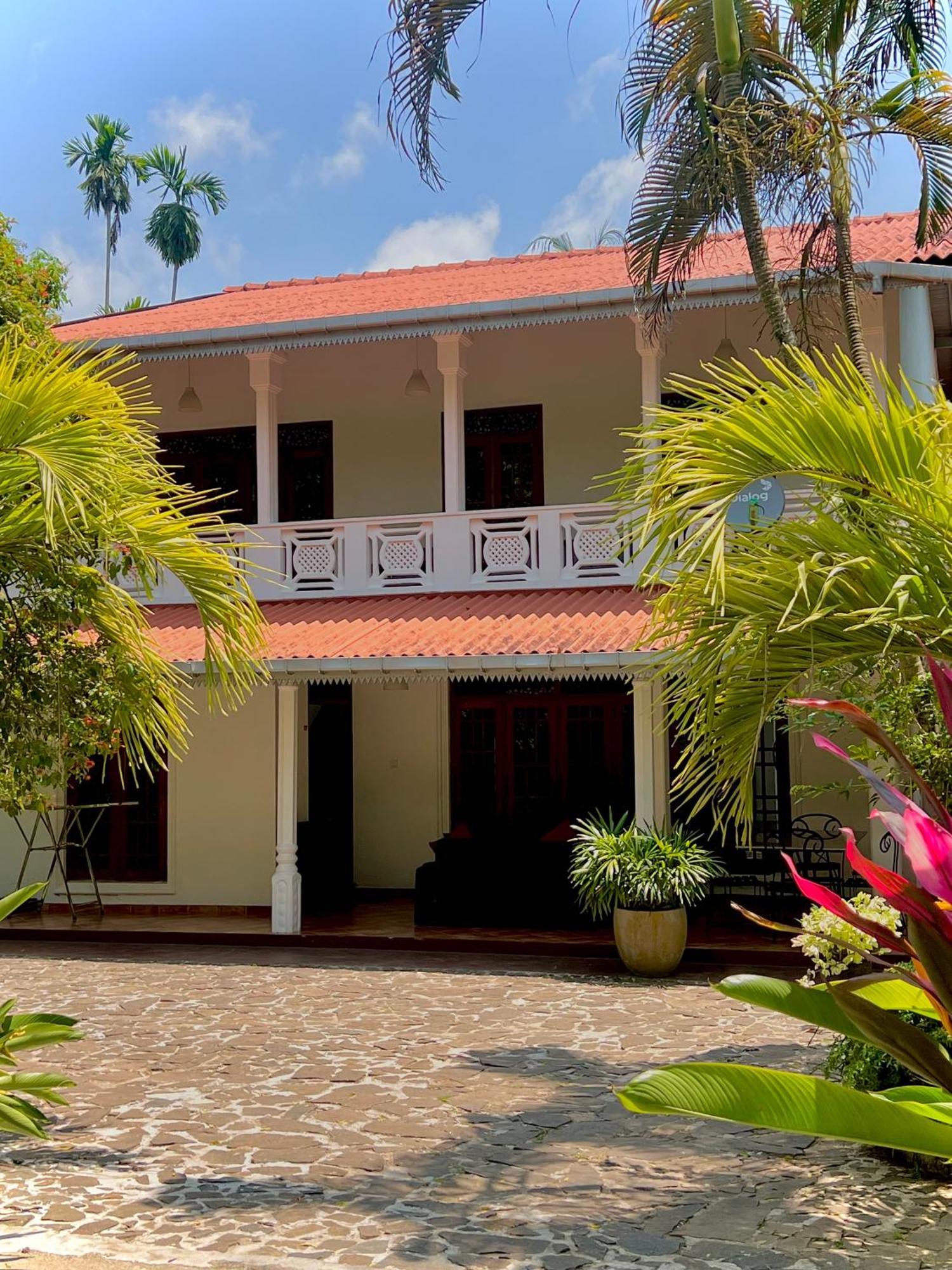 Hikka Villa Hikkaduwa Exterior photo